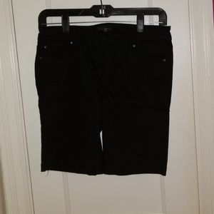 Celebrity pink black Bermuda shorts